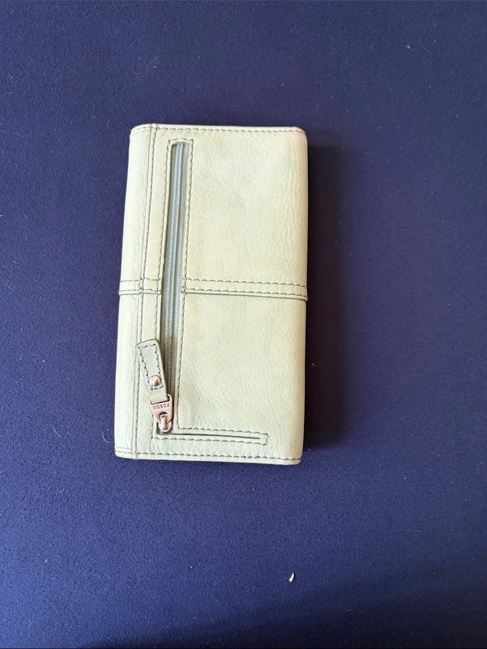 Fossil Mint Green Leather Bifold Wallet with Silver Zipper - Picture 2 of 4